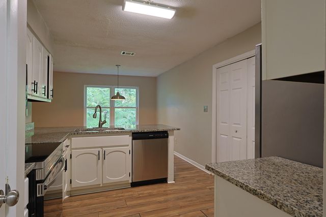 392 E Pine Street, Mary Esther, FL 32569