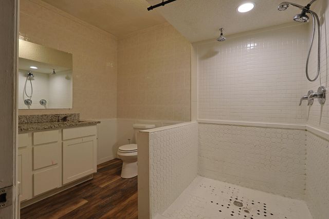 392 E Pine Street, Mary Esther, FL 32569