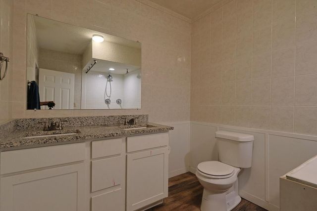 392 E Pine Street, Mary Esther, FL 32569