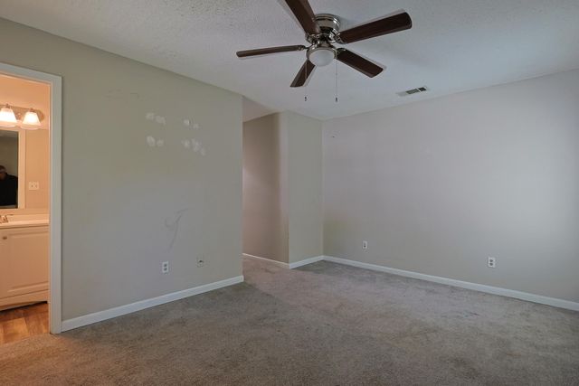 392 E Pine Street, Mary Esther, FL 32569