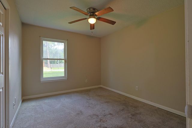 392 E Pine Street, Mary Esther, FL 32569