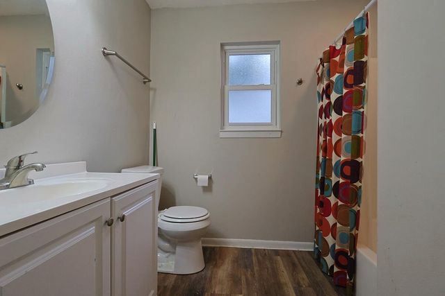 392 E Pine Street, Mary Esther, FL 32569