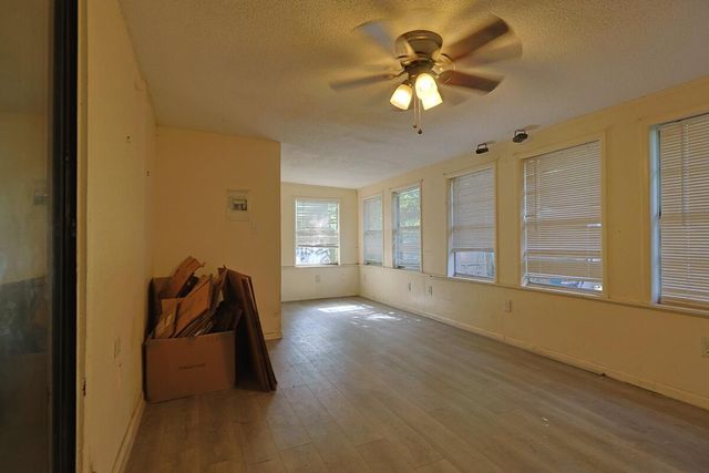 392 E Pine Street, Mary Esther, FL 32569