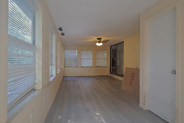 392 E Pine Street, Mary Esther, FL 32569