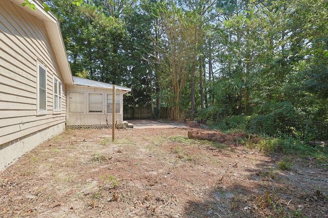 392 E Pine Street, Mary Esther, FL 32569