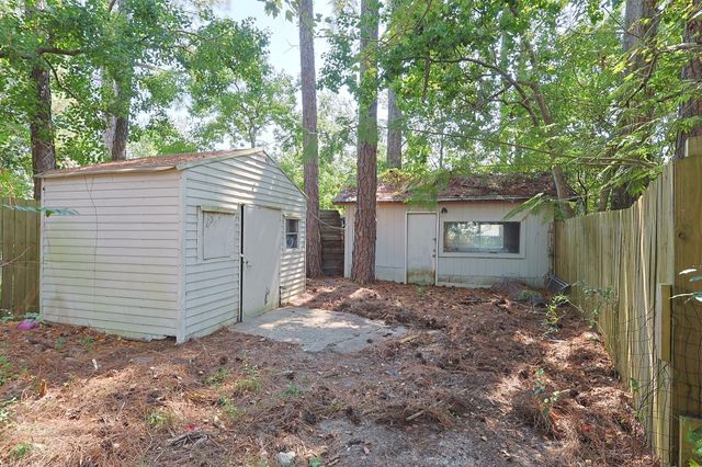 392 E Pine Street, Mary Esther, FL 32569