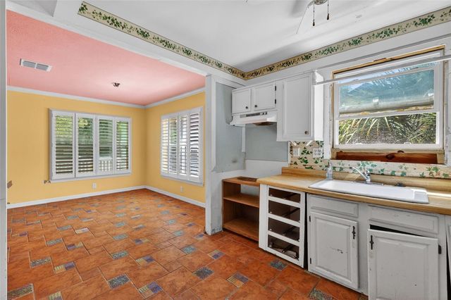 339 N CLAYTON STREET, Mount Dora, FL 32757