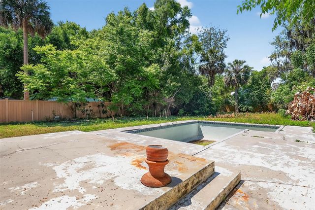 339 N CLAYTON STREET, Mount Dora, FL 32757