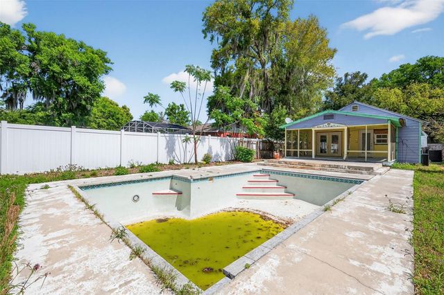 339 N CLAYTON STREET, Mount Dora, FL 32757