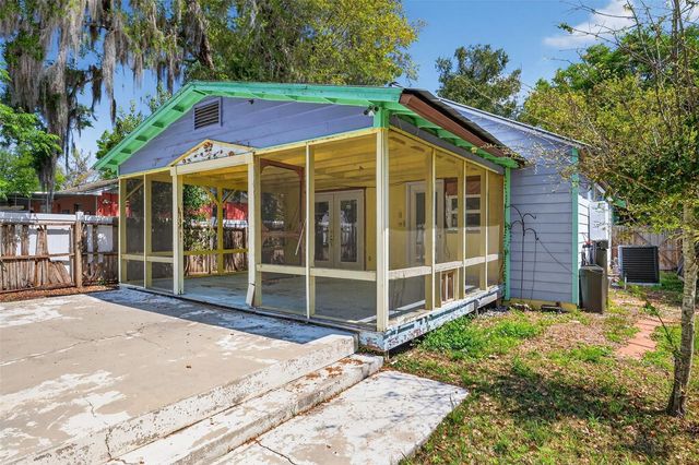 339 N CLAYTON STREET, Mount Dora, FL 32757