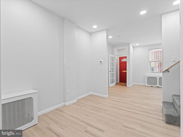 906 S FAIRHILL ST, Philadelphia, PA 19147