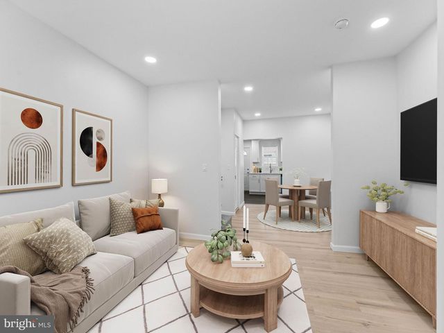 906 S FAIRHILL ST, Philadelphia, PA 19147