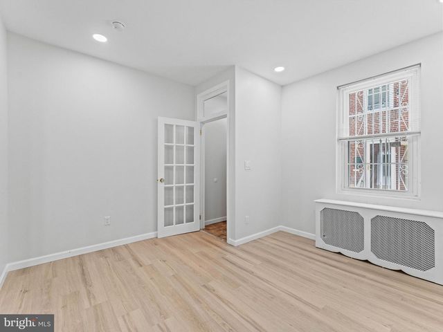 906 S FAIRHILL ST, Philadelphia, PA 19147