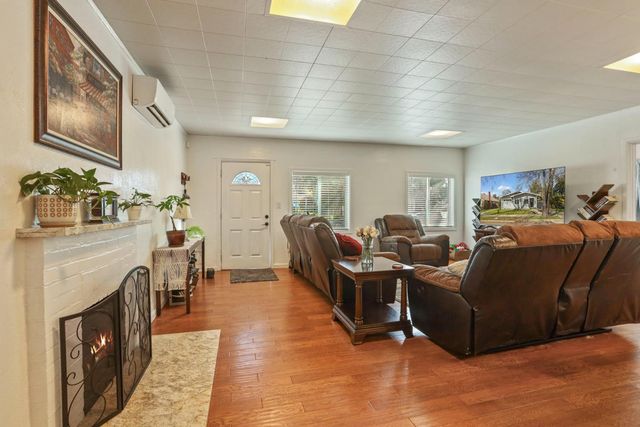 1451 W Willow St, Stockton, CA 95203