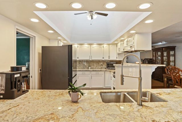 1451 W Willow St, Stockton, CA 95203