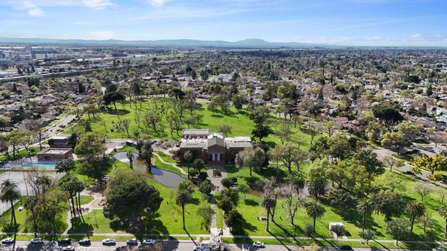 1451 W Willow St, Stockton, CA 95203