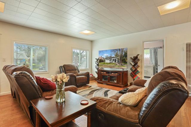 1451 W Willow St, Stockton, CA 95203