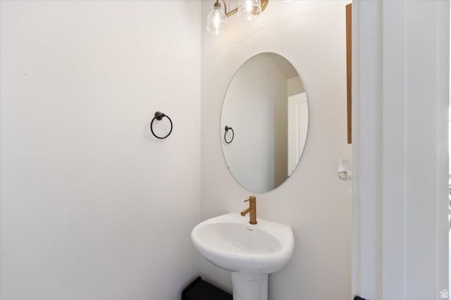 4979 W WILLOWBANK DR, Highland, UT 84003