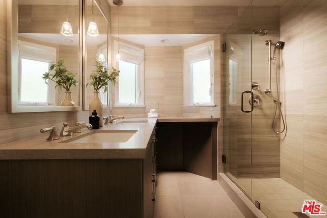 334 Huntley Drive, West Hollywood, CA 90048