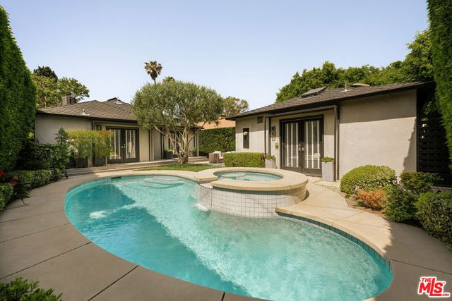 334 Huntley Drive, West Hollywood, CA 90048