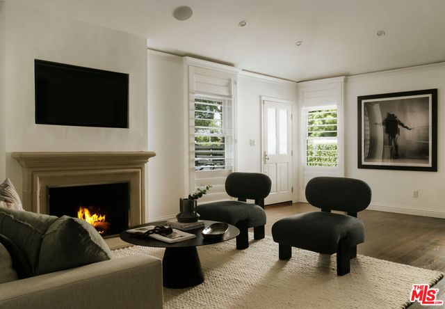 334 Huntley Drive, West Hollywood, CA 90048