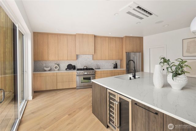 2410 Everett Avenue E, Seattle, WA 98102