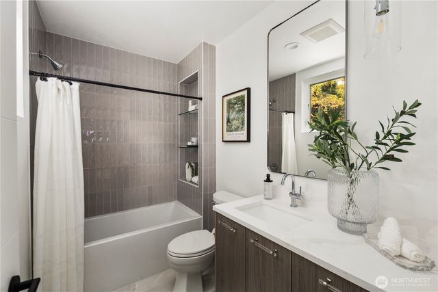 2410 Everett Avenue E, Seattle, WA 98102