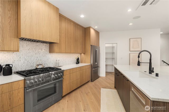 2410 Everett Avenue E, Seattle, WA 98102