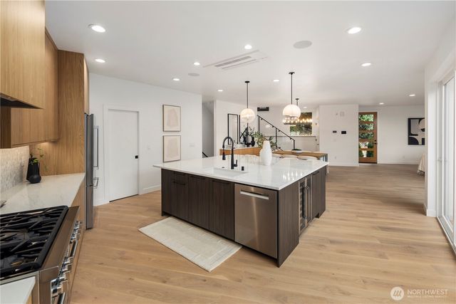 2410 Everett Avenue E, Seattle, WA 98102