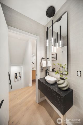 2410 Everett Avenue E, Seattle, WA 98102