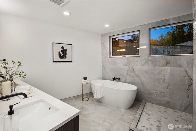 2410 Everett Avenue E, Seattle, WA 98102