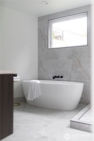 2410 Everett Avenue E, Seattle, WA 98102