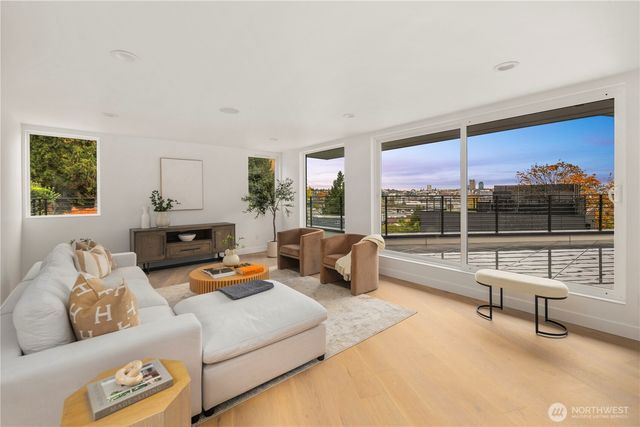 2410 Everett Avenue E, Seattle, WA 98102