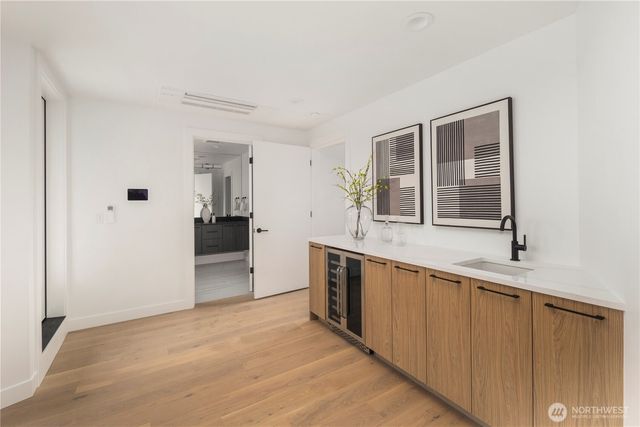 2410 Everett Avenue E, Seattle, WA 98102