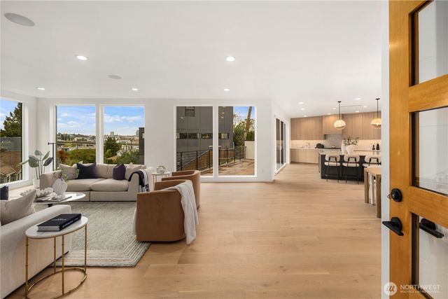 2410 Everett Avenue E, Seattle, WA 98102