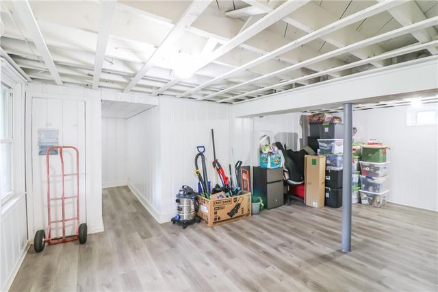 1007 Vest Drive, Warrensburg, MO 64093