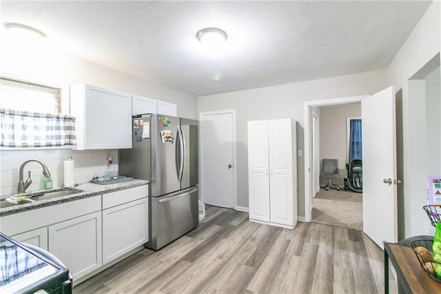 1007 Vest Drive, Warrensburg, MO 64093