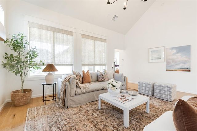 1816 Plaza District Drive, Edmond, OK 73034