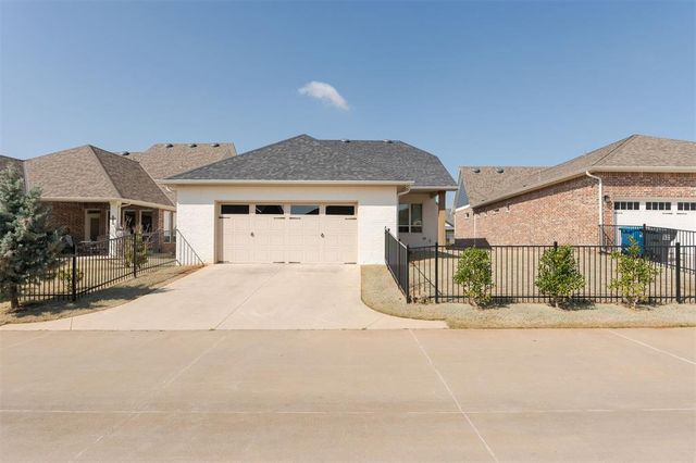 1816 Plaza District Drive, Edmond, OK 73034