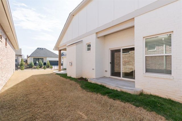 1816 Plaza District Drive, Edmond, OK 73034