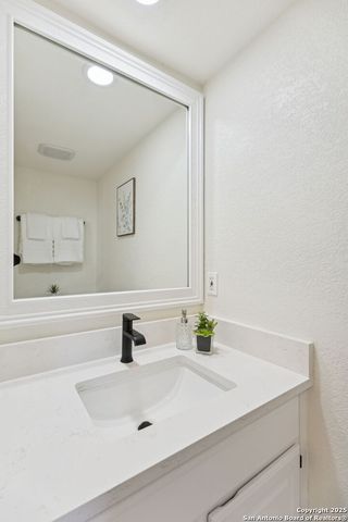 4606 Black Oak Woods, San Antonio, TX 78249