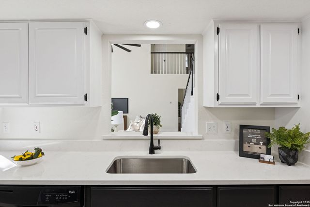 4606 Black Oak Woods, San Antonio, TX 78249