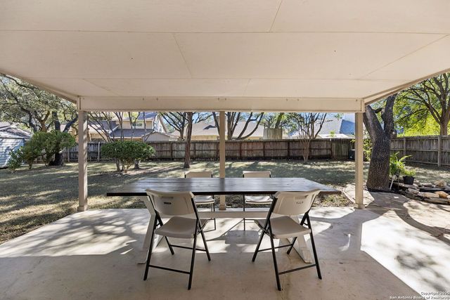 4606 Black Oak Woods, San Antonio, TX 78249