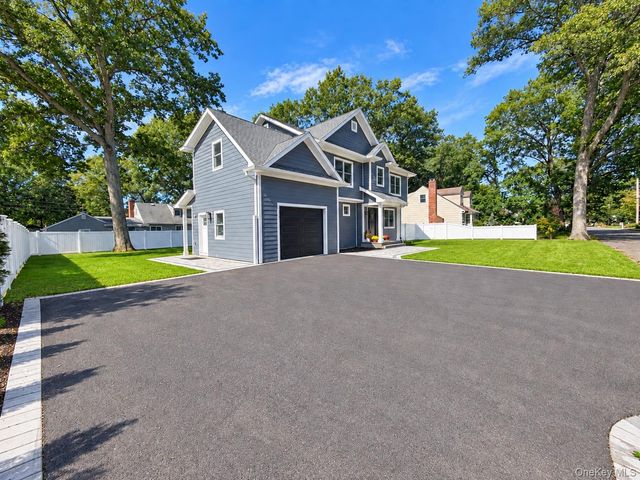 218 W Tyler Avenue, Miller Place, NY 11764
