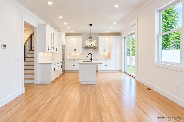 218 W Tyler Avenue, Miller Place, NY 11764