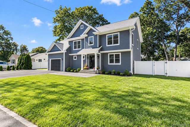 218 W Tyler Avenue, Miller Place, NY 11764