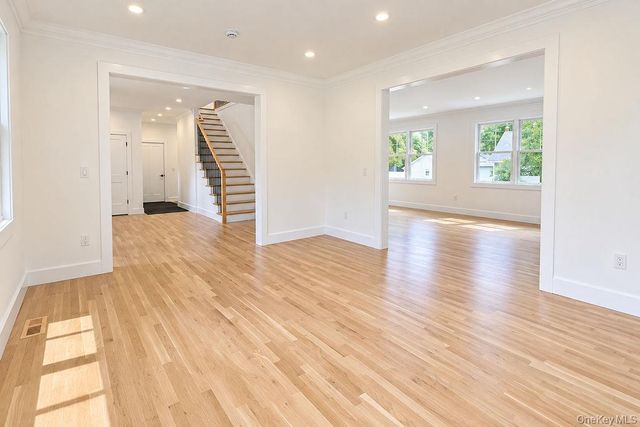 218 W Tyler Avenue, Miller Place, NY 11764