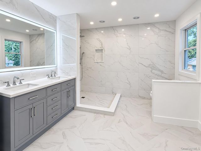 218 W Tyler Avenue, Miller Place, NY 11764