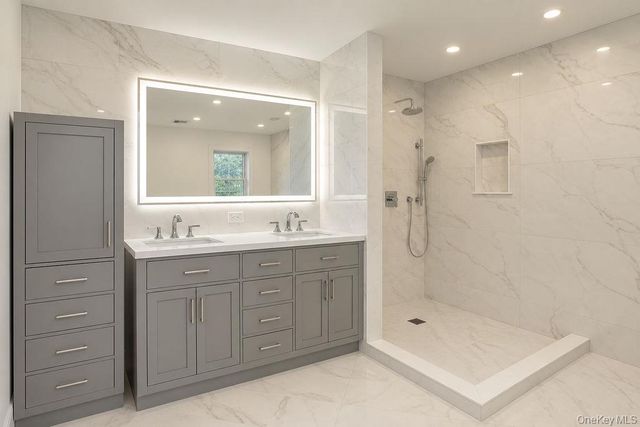 218 W Tyler Avenue, Miller Place, NY 11764