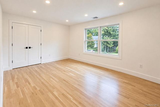 218 W Tyler Avenue, Miller Place, NY 11764